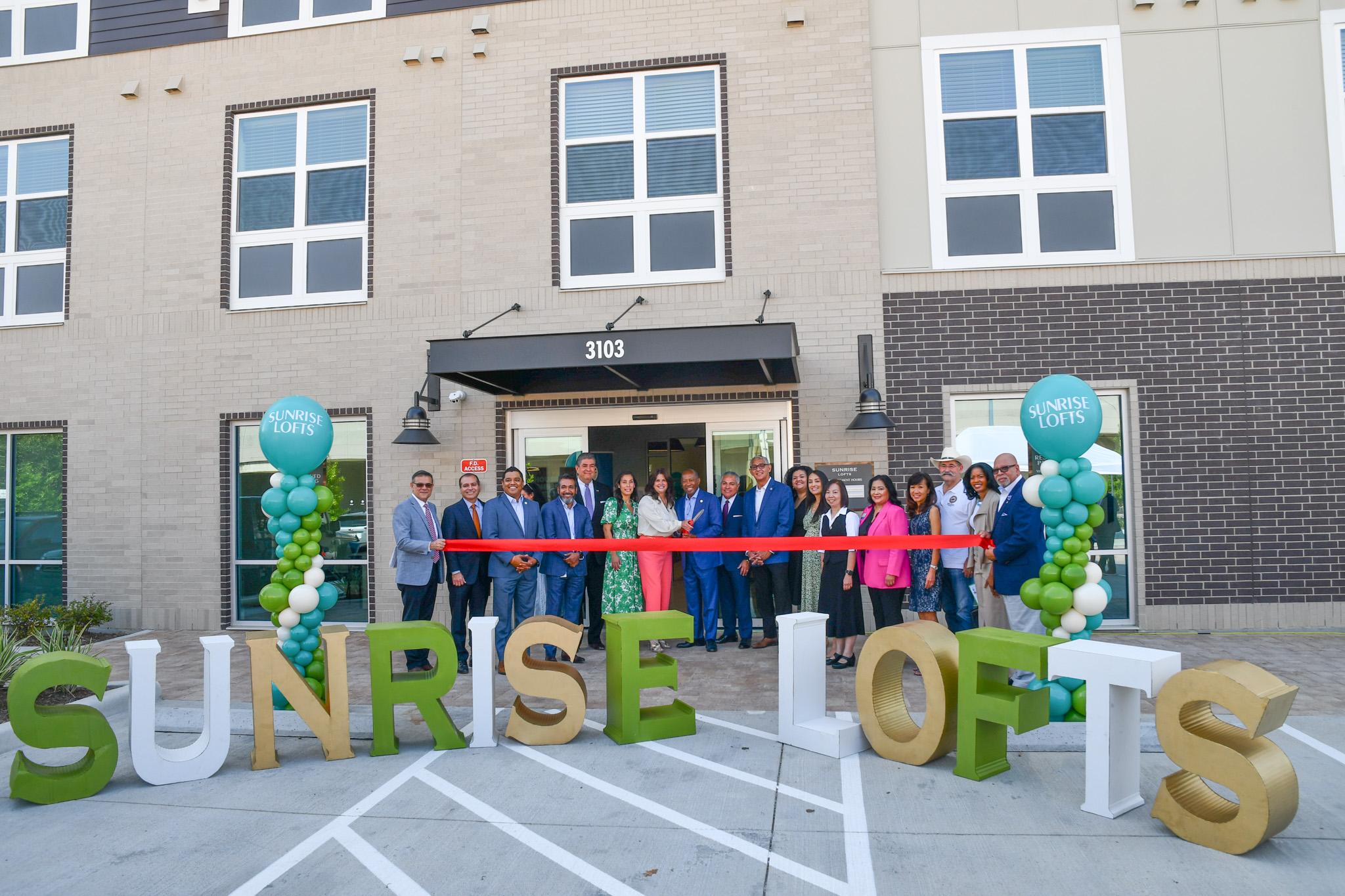 Mayor Turner at the grand opening of Sunrise Lofts