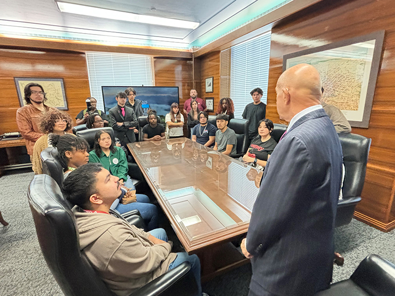 Welcoming Young Houstonians to Their City Hall