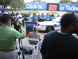 HPD Reminds Motorists to "Buckle Down and Buckle Up"