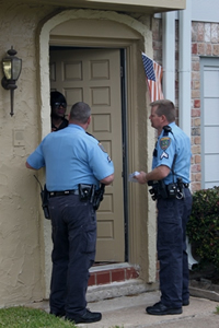 Councilmember Al Hoang & HPD Officers Go Door-to-Door